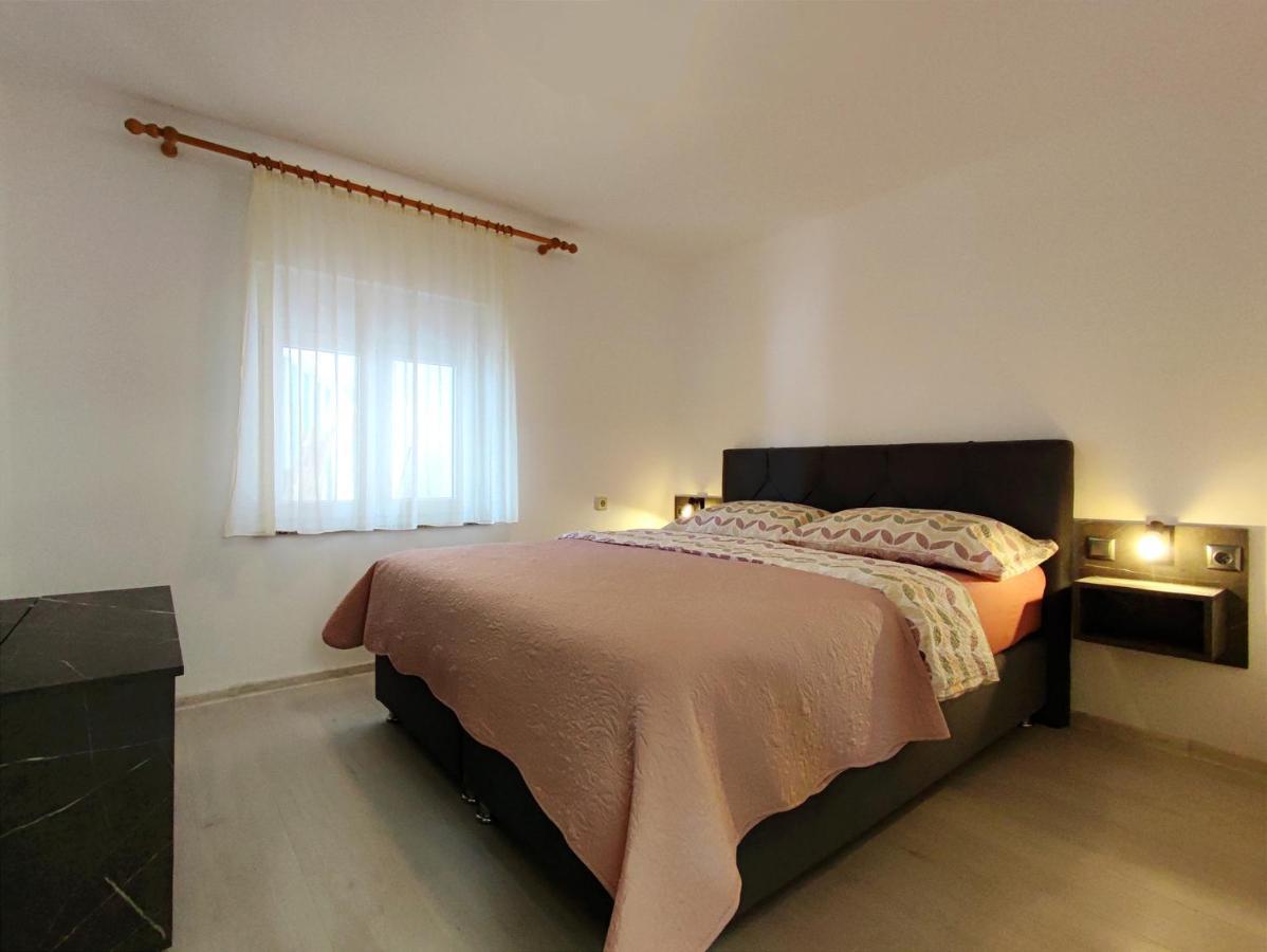 Apartments Jolic Vir Exterior foto