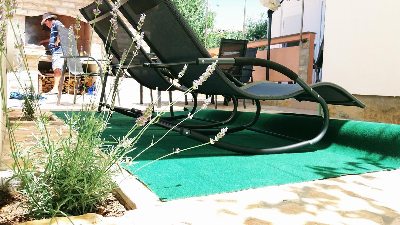 Apartments Jolic Vir Exterior foto